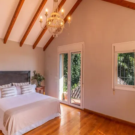 In Great Location Villa *