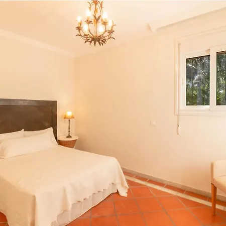 In Great Location Villa Marbella