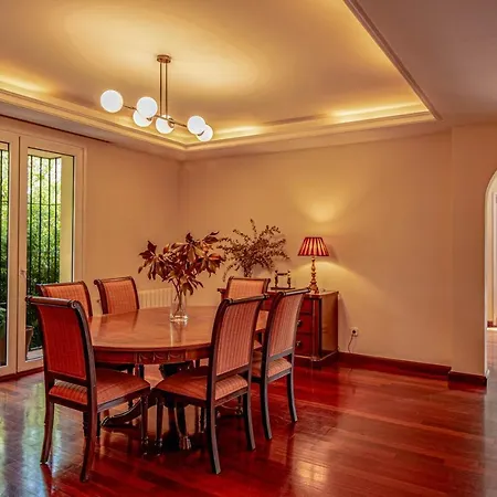 In Great Location Villa Marbella