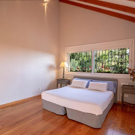 Villa In Great Location Marbella