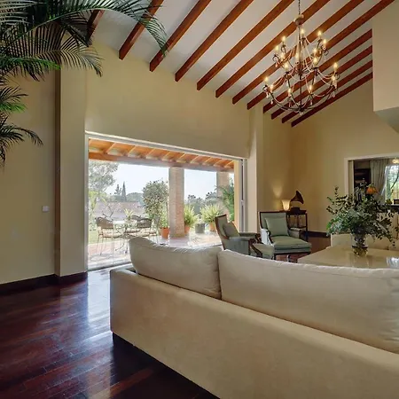 Villa In Great Location Marbella
